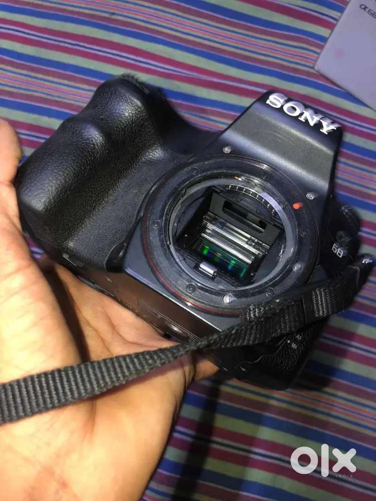SONY ALPHA 68