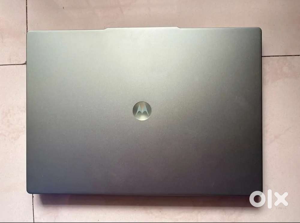 Moto Book 60 laptop i5 14th gen