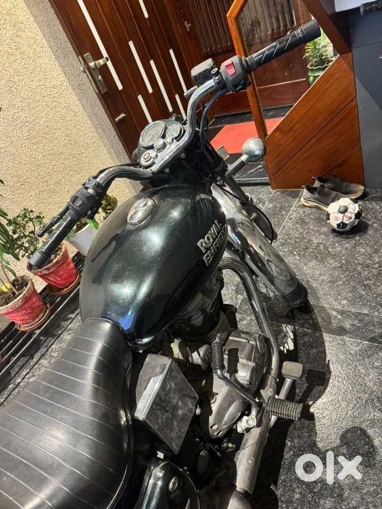 Brand new condition and first owner . Company service record.