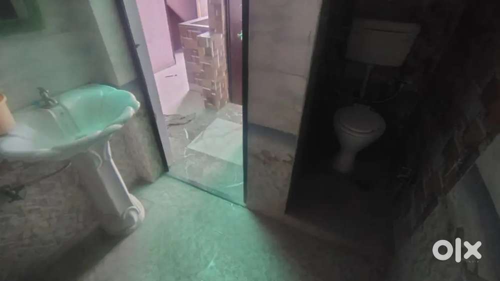 Rent par dene ke liye 2 bhk portions,