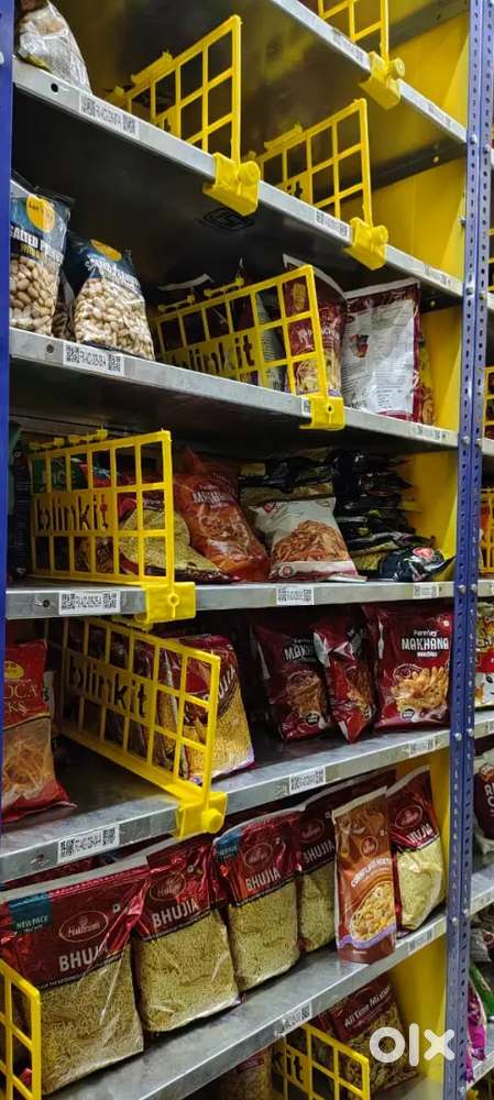 Blinkit store ke andar picking