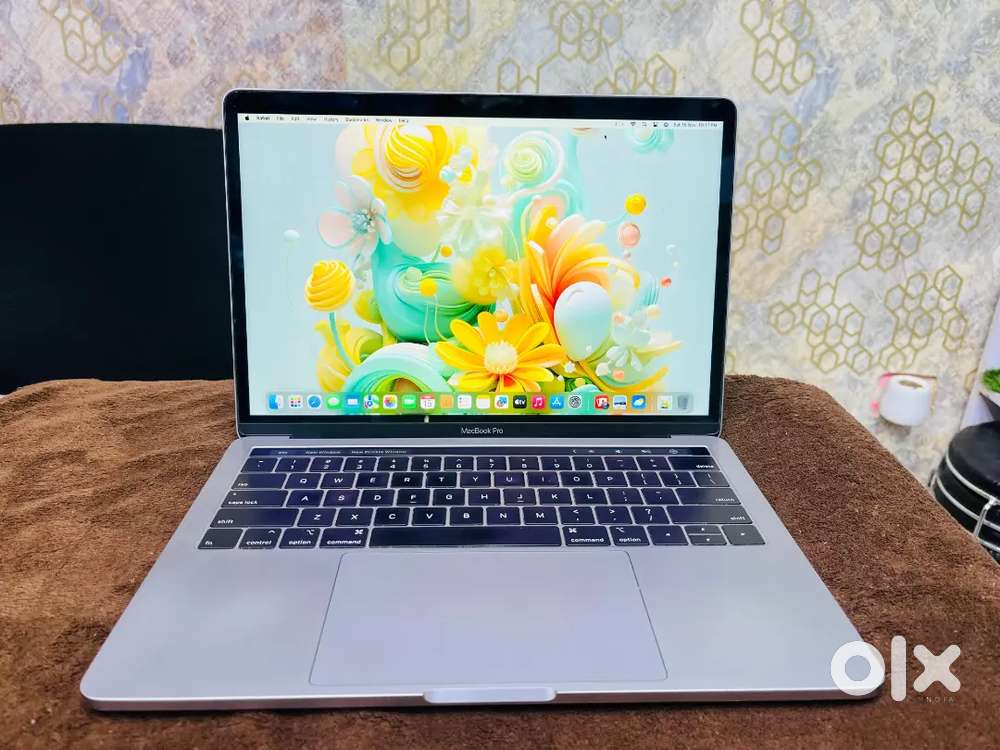 Apple MacBook Pro 13 inch Model 2019 Only 28000₹