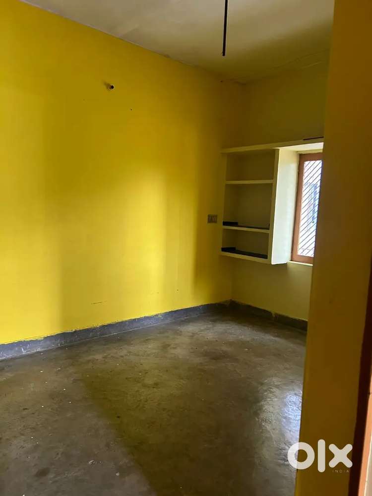 2bhk flat with kitchen gallery gas connection for family only