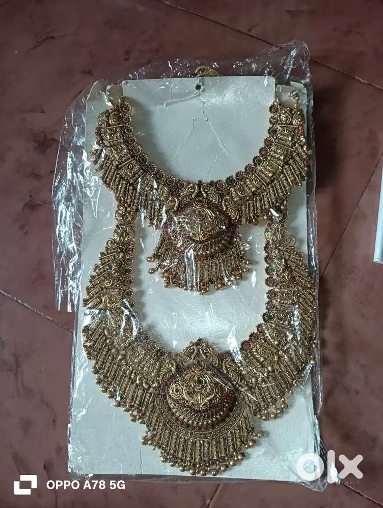 jewellery set negotiable available