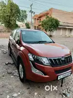 Mahindra XUV500 2015