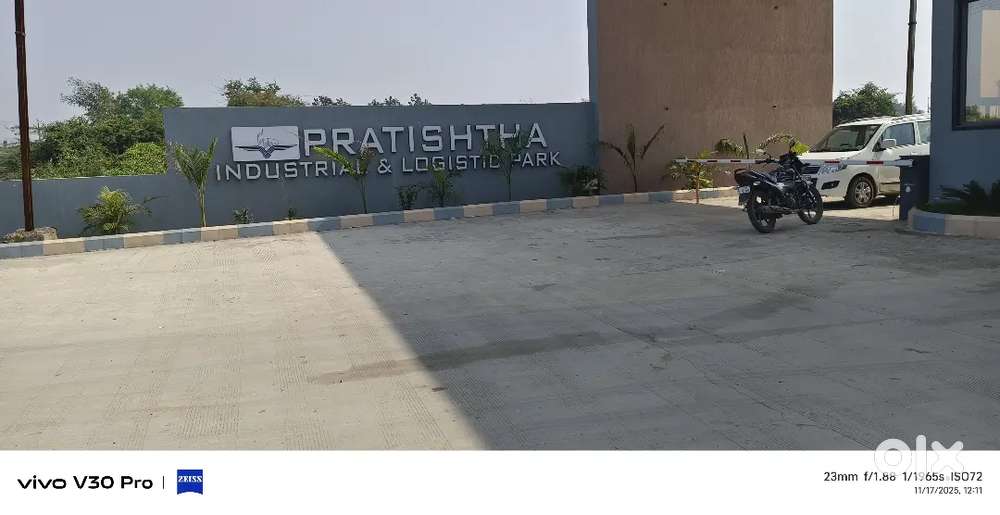 Open plot or rant in compay