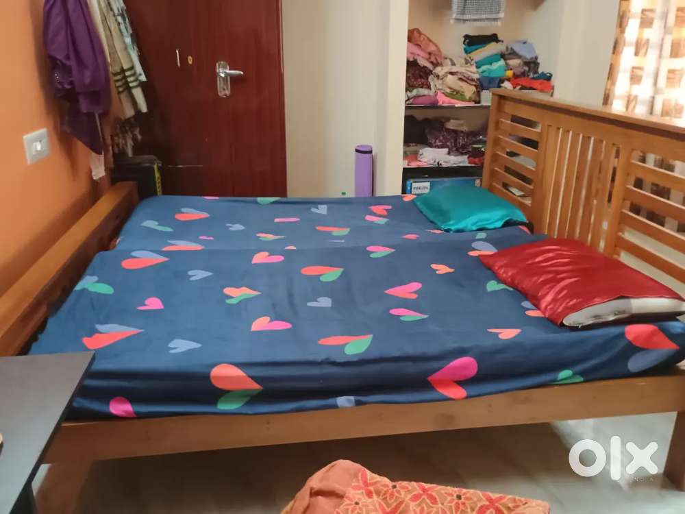 Wooden cot at low cost