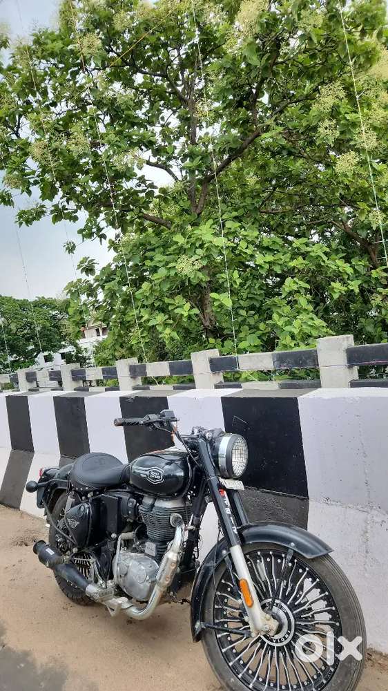 Mint condition modified Royal enfield 350 standard
