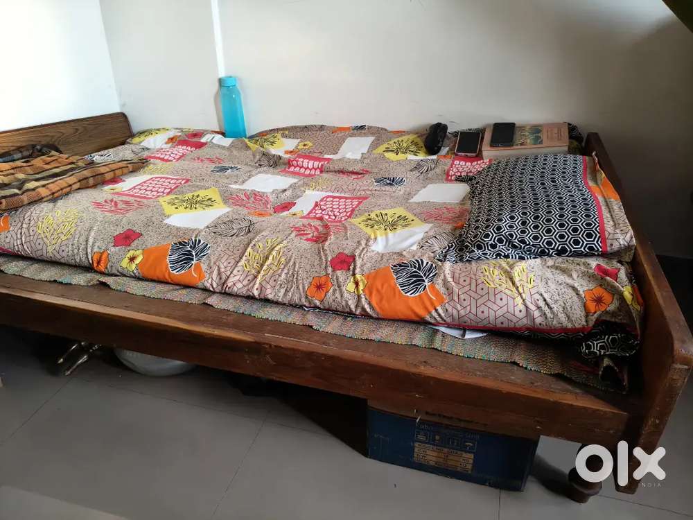 Teak wood bed / cot