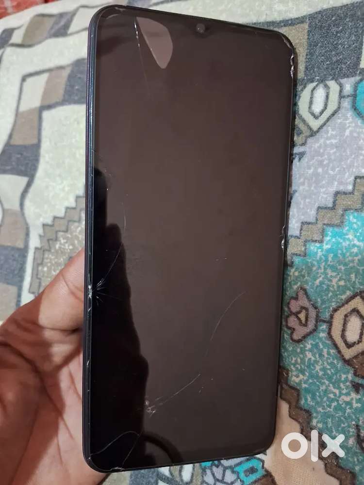 Y31 6/128 urgent sell