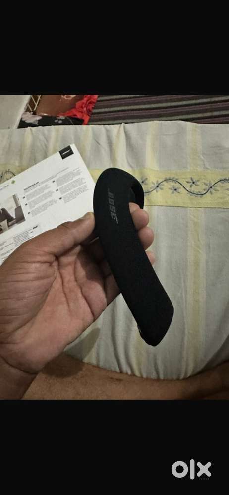 Bose soundwear black with bill box all acc bose store bill