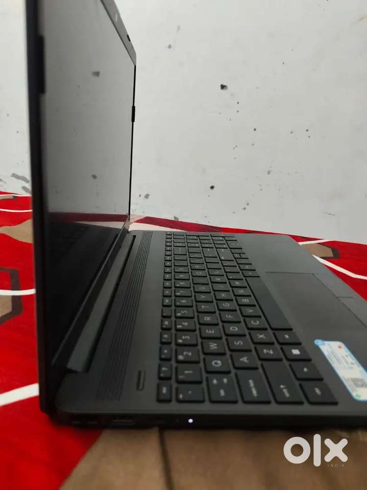 Hp laptop black color