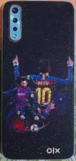 Vivo S1, 4 years old phone. Charger available. Cover available