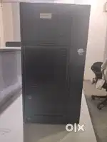 Xeon E-5310 Server CPU with 21 inch LED screen