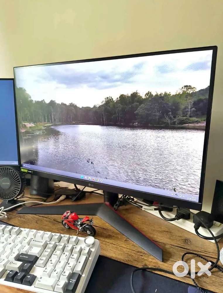 LG UltraGear 27 Gaming Monitor – 1080p 144Hz  G-SYNC  IPS