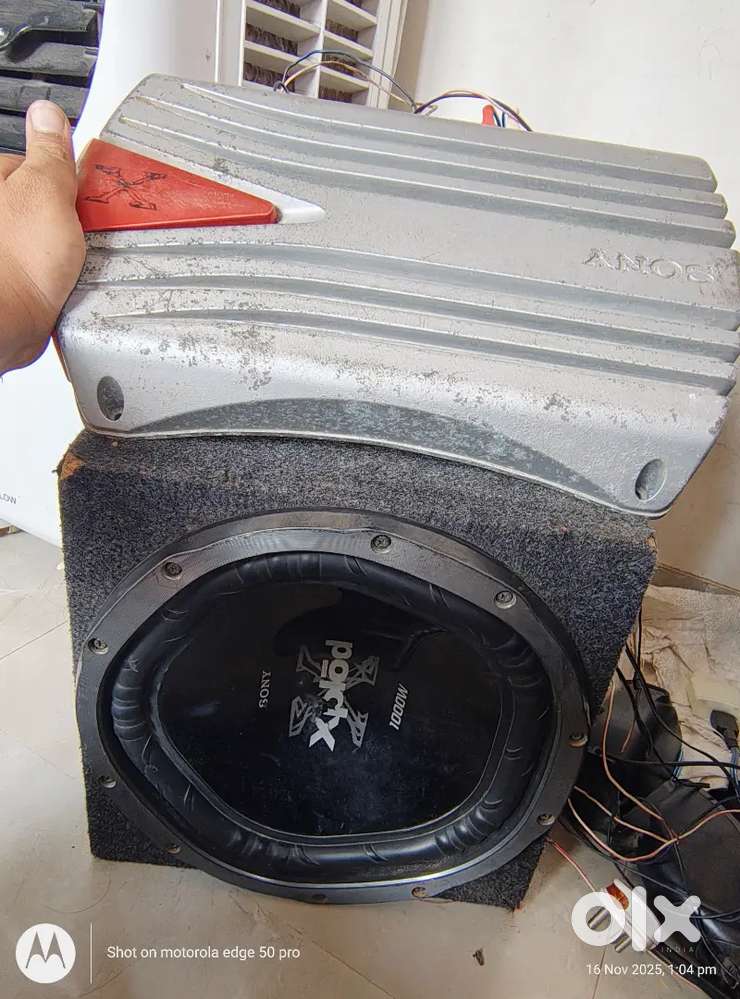 Car woffer sony 1000w with amply sony 300w