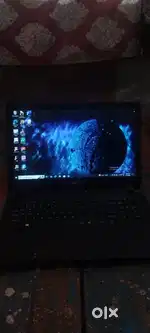 Aser ES1 8 GB ram 256 gb ssd windows 10pro
