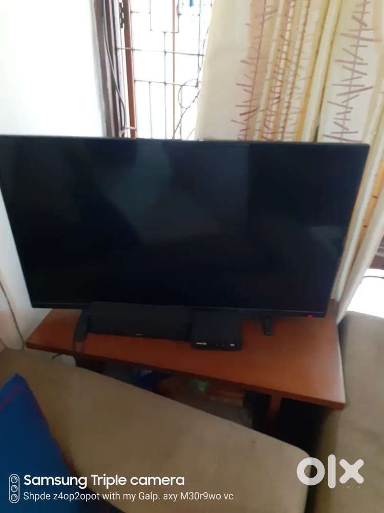 42 inches Thomson TV