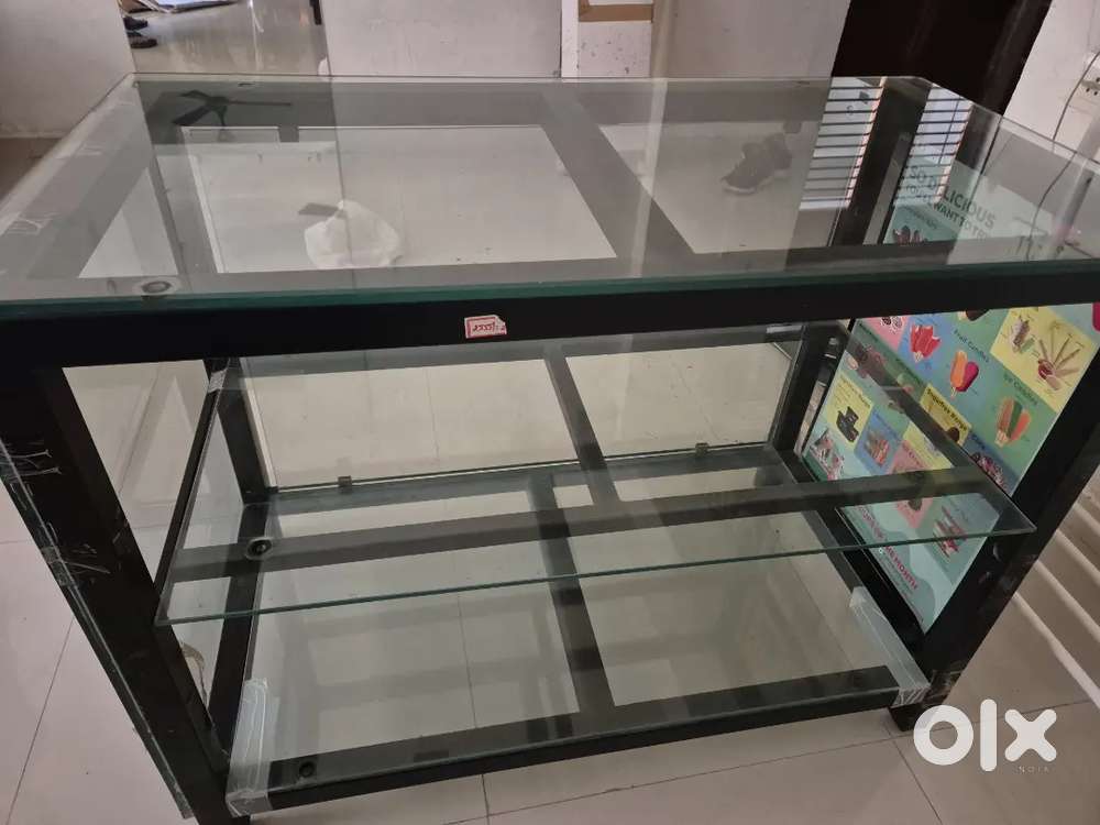 Professional glass counter/table (best quality)