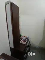 ड्रेसिंग टेबल