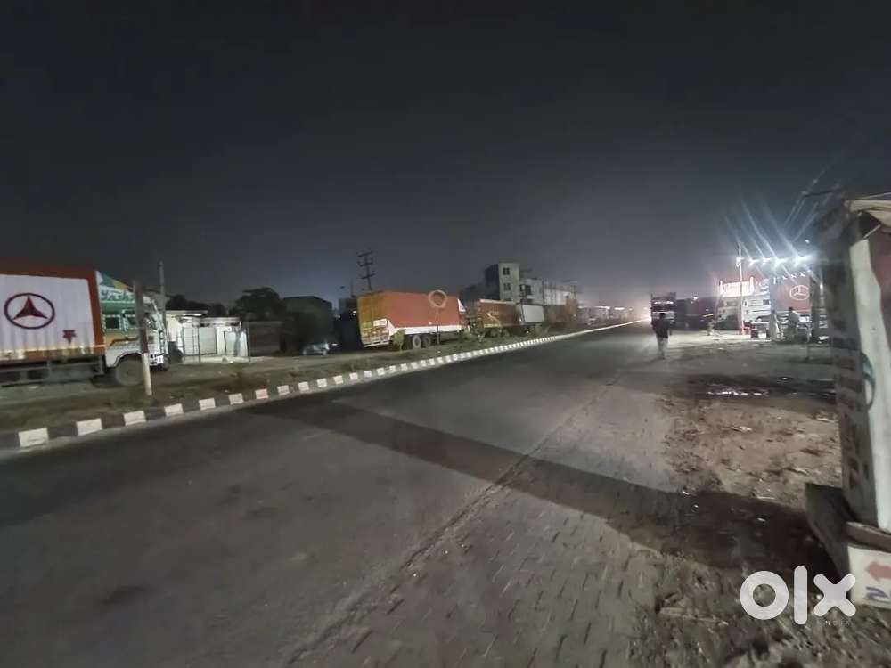 Showroom hall available for rent , on prime laction Sidicul