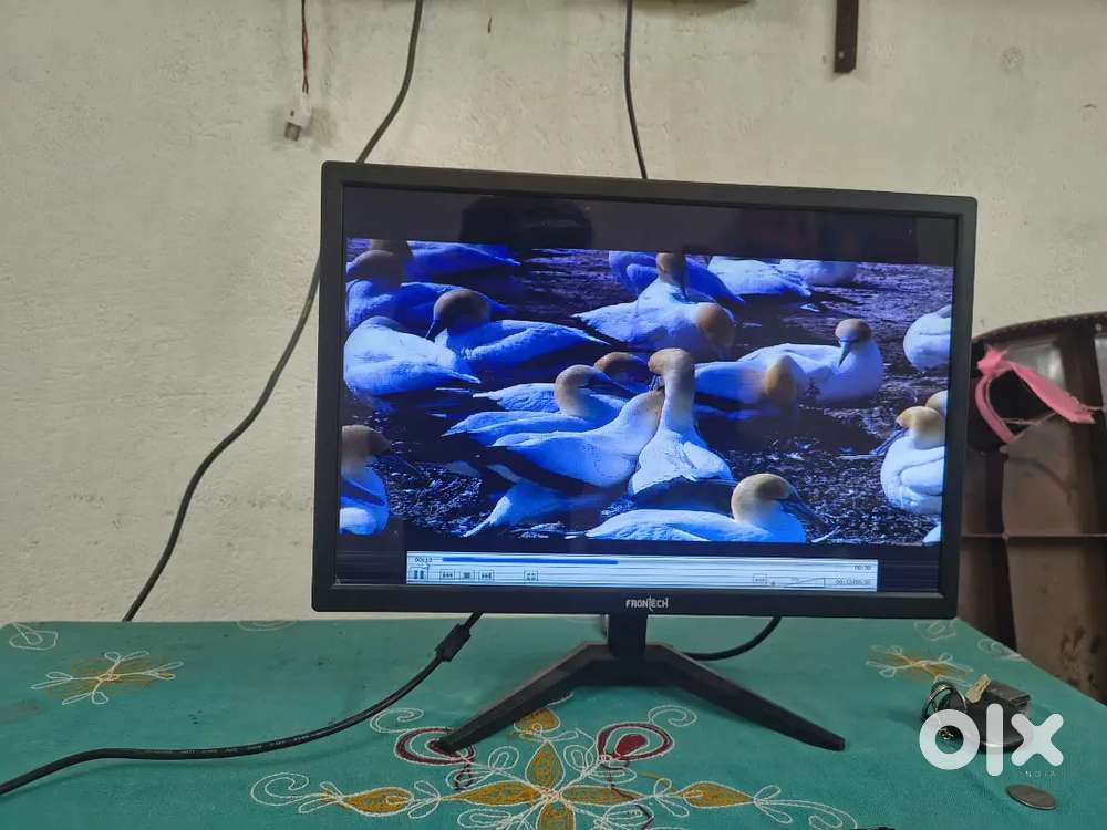 Brand new COMPUTER WITH DUAL MONITORS