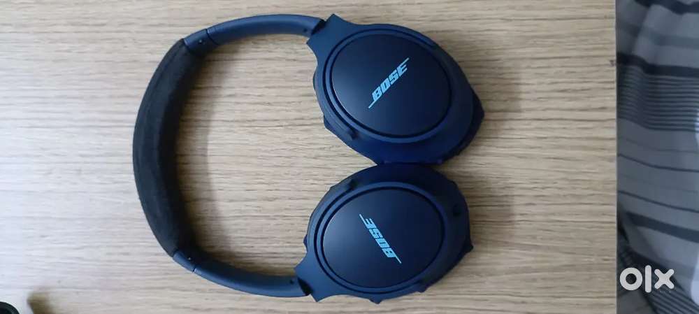 Bose soundtrue over the ear 2 headphones navy blue