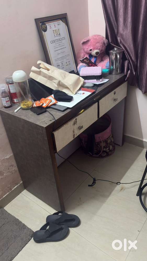 Office table
