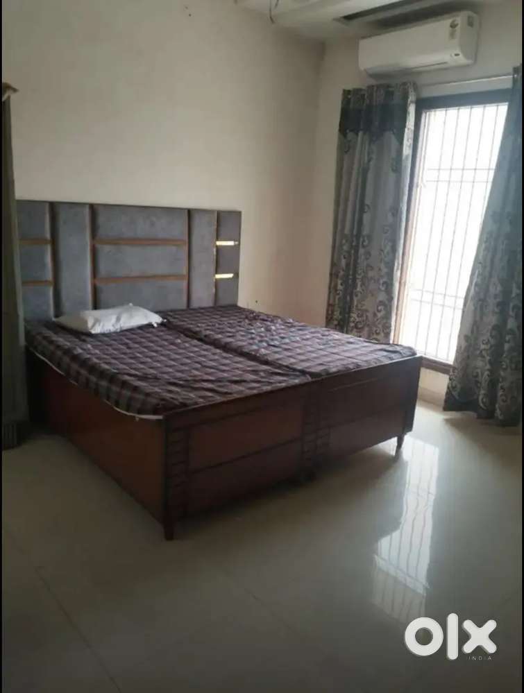 Room for rent only for girls