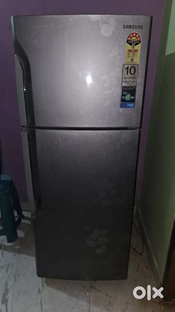 SAMSUNG DOUBLE DOOR FRIDGE