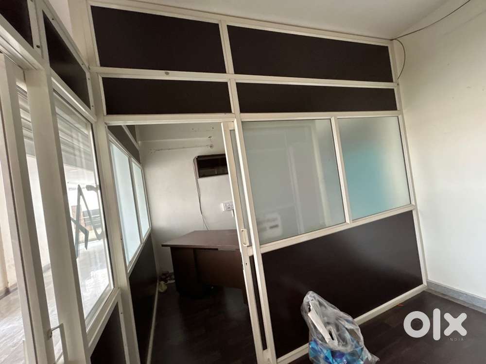 Shop aluminium partition with glass and 2 sliding doors