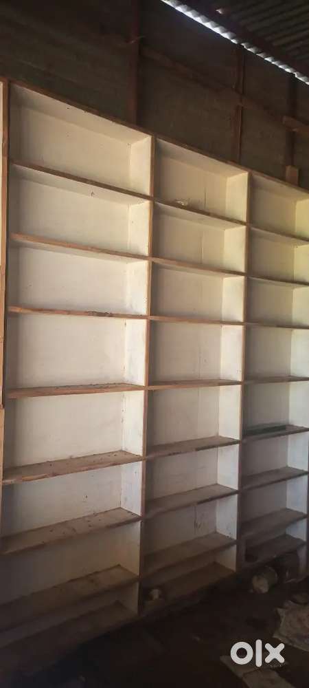 Display shelf