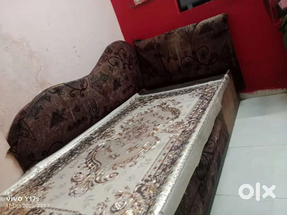 Old sofa set