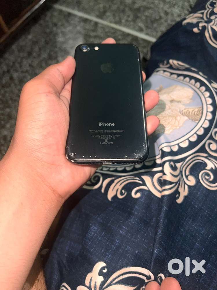 Iphone 7 black all working fibger print working battery 100