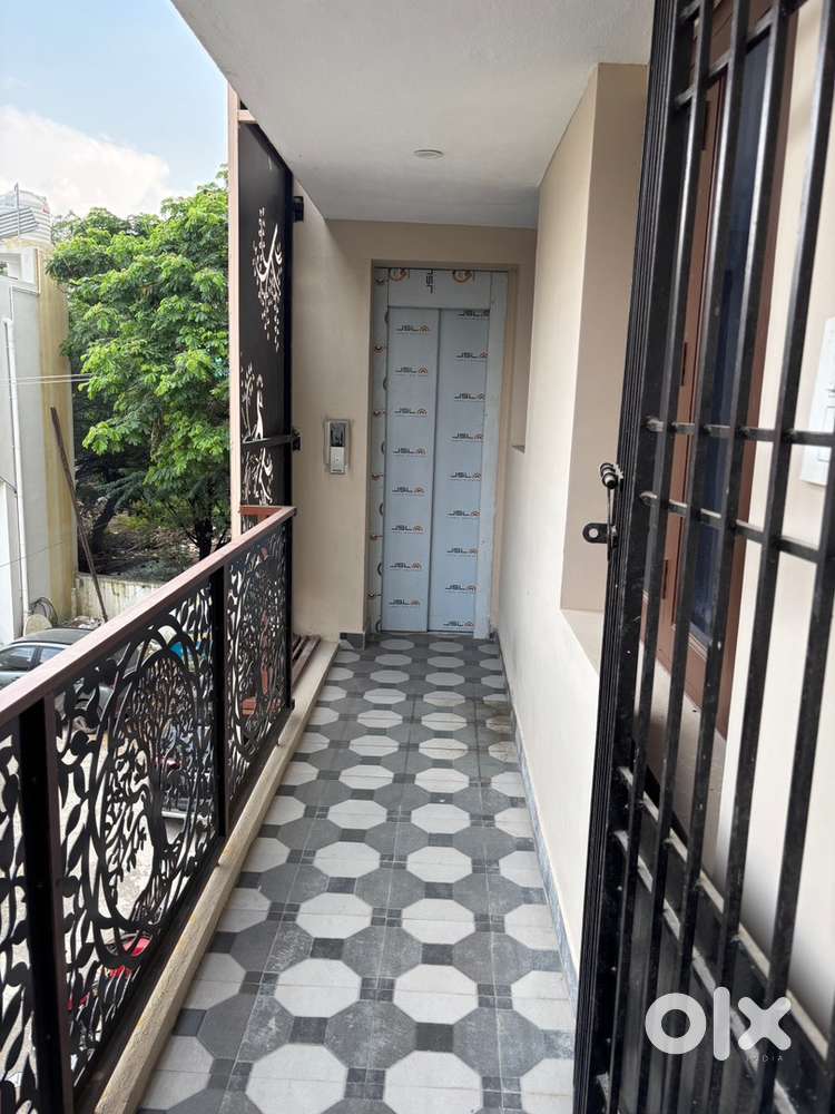 2 bed room apartment woth individual car parking and spacious bed room