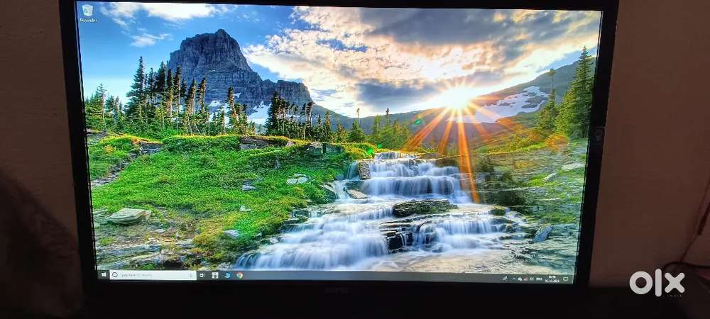 Full computer set.