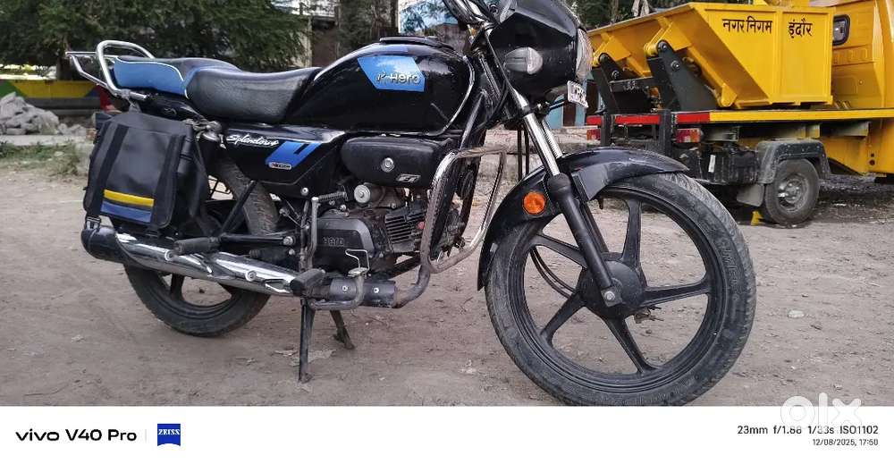 Hero splendor plus xtech very good condition .