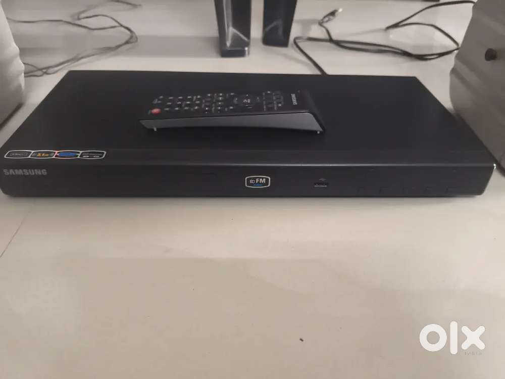 Samsung DVD player with Akai dual speakers