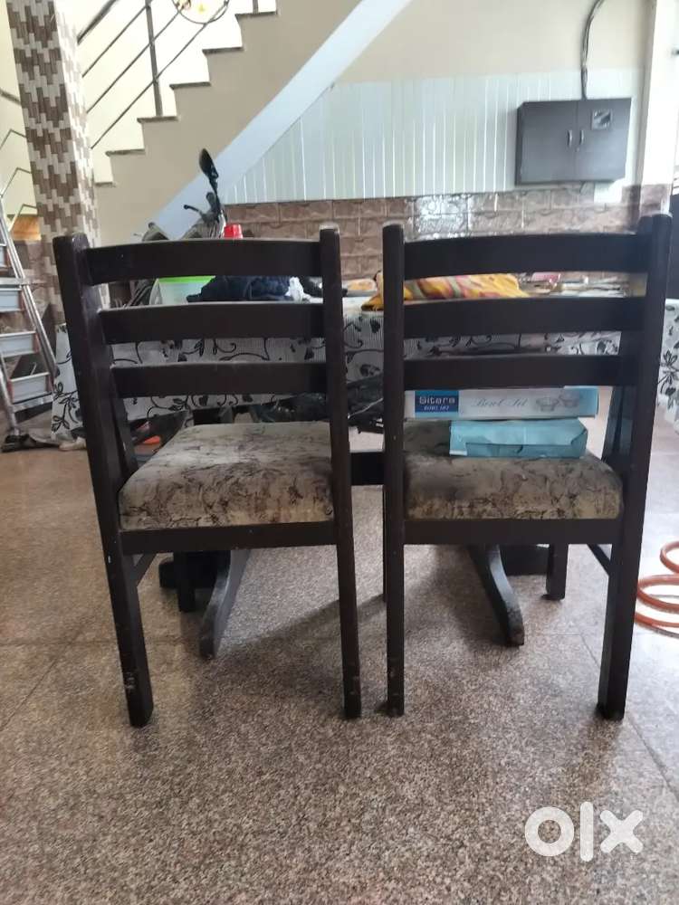 Sagwan dinning table
