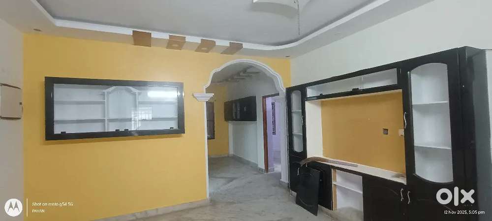 2BHK ఫ్లాట్ ఫర్ సెల్ ప్రసాదం పాడు సాయి బాబా గుడి వెనక రోడ్ లో