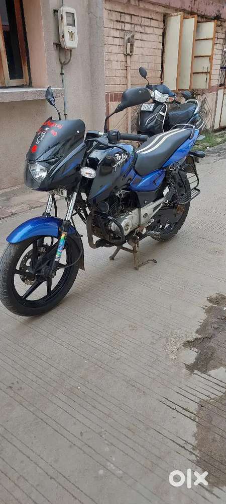 BAJAJ PULSAR 150 MODEL 2016