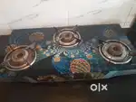 Gas stove with 3 burners