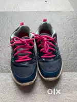 Shoes size EUR 33.5, UK2 Age 7-10 years