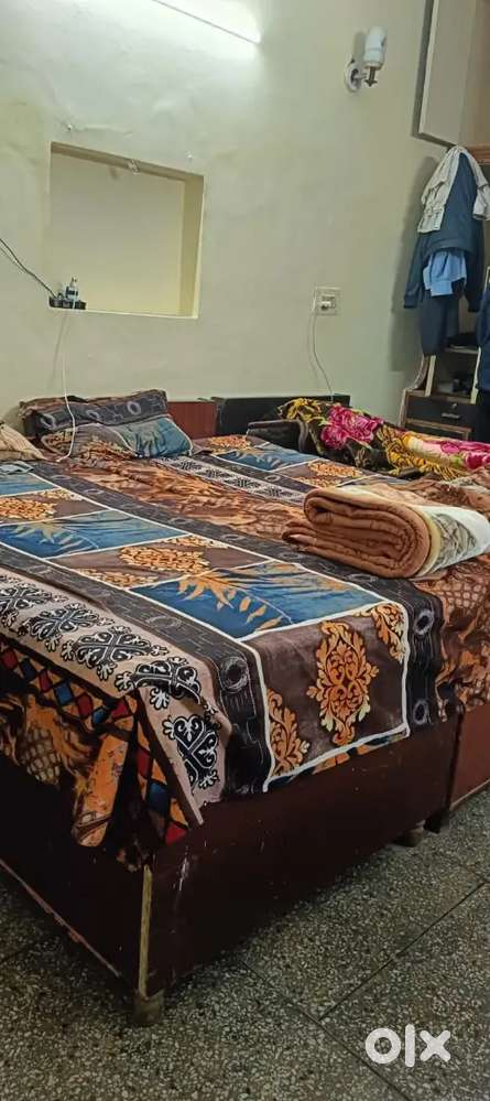 Old bus stand prem hospital laksh pg