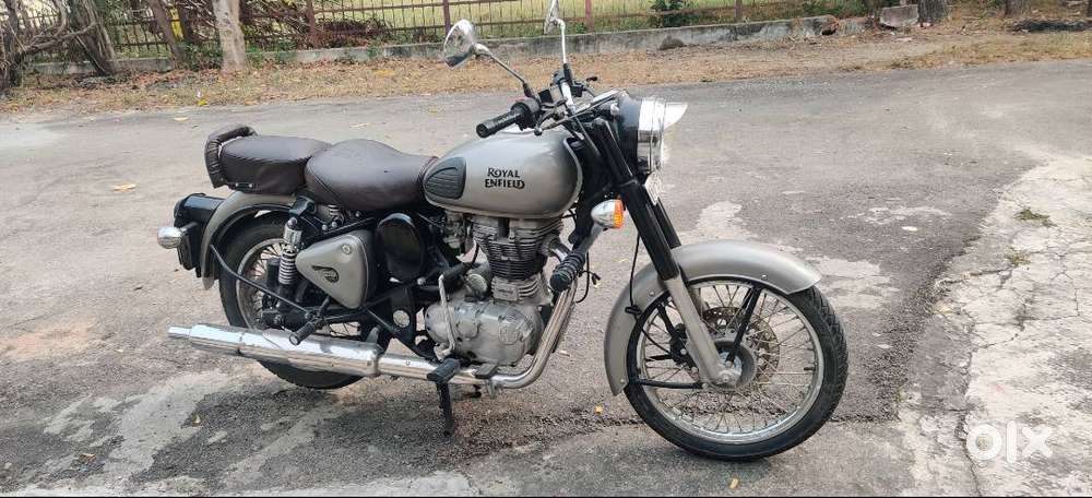 RE Classic-350 Gun Metal Grey having Dual Disc Brakes