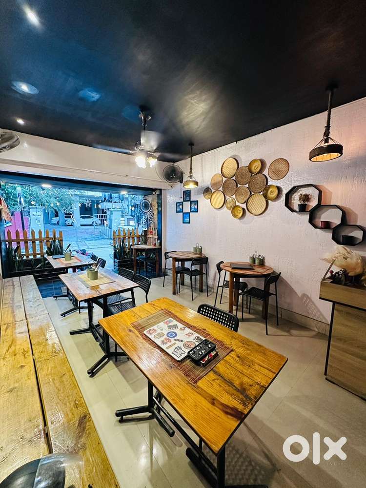 Ready to move cafe