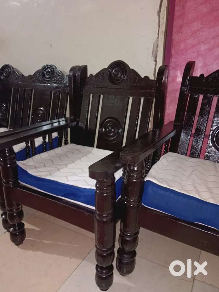 Sagwan Sofa set with cushion