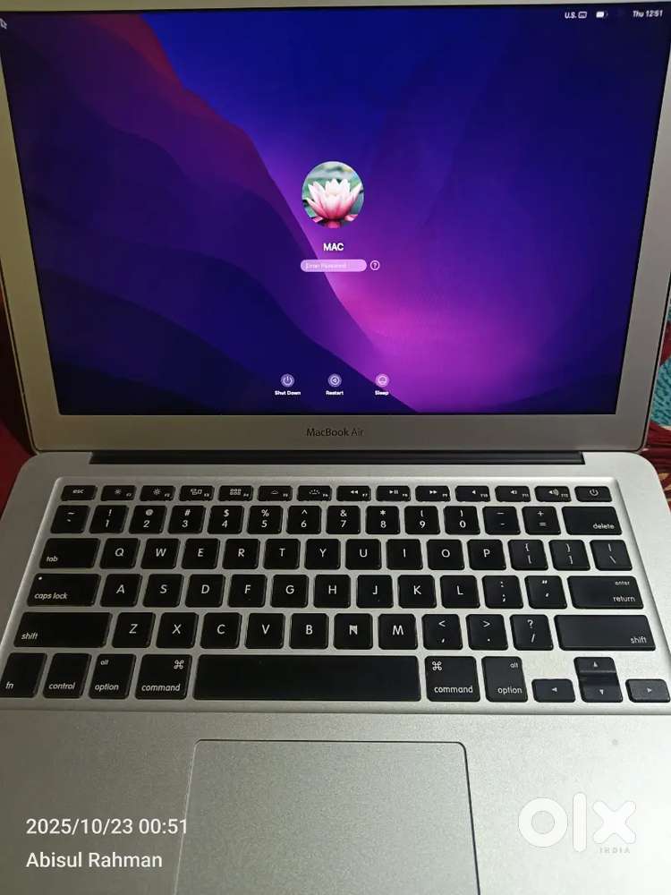 Apple macbook Air Laptop