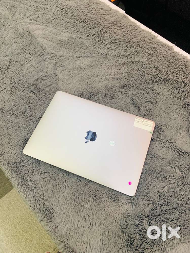 Apple MacBook Pro  2022  M2 Chip  8GB RAM  256GB  A2338  WRNTY