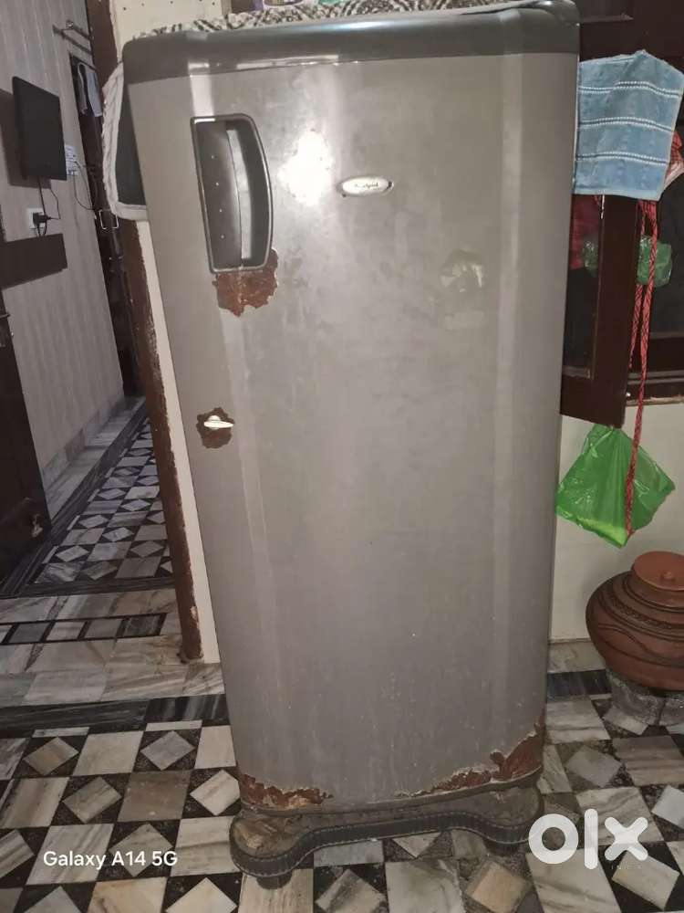 Whirpool refrigerator 230 liter in good condition